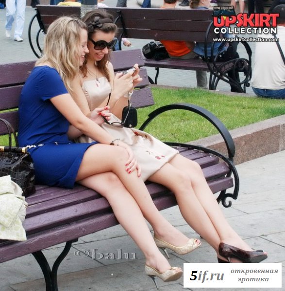 Обнаженные ножки девушек на улицах города (10 фото)