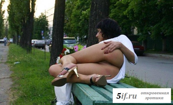 Заглядываем девушкам под юбочки Заглядываем девушкам под юбочки