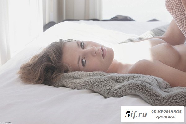 Красотка в сексуальных колготках
