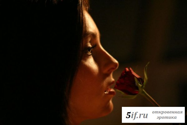 Пошлое поведение большегрудой бабы