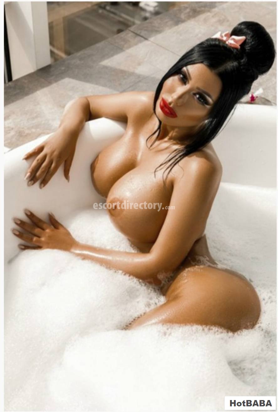 Голая Lara Frost в порно (10 фото)
