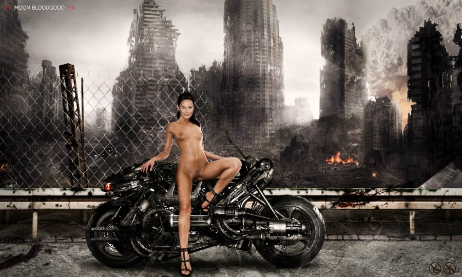 Moon Bloodgood голая