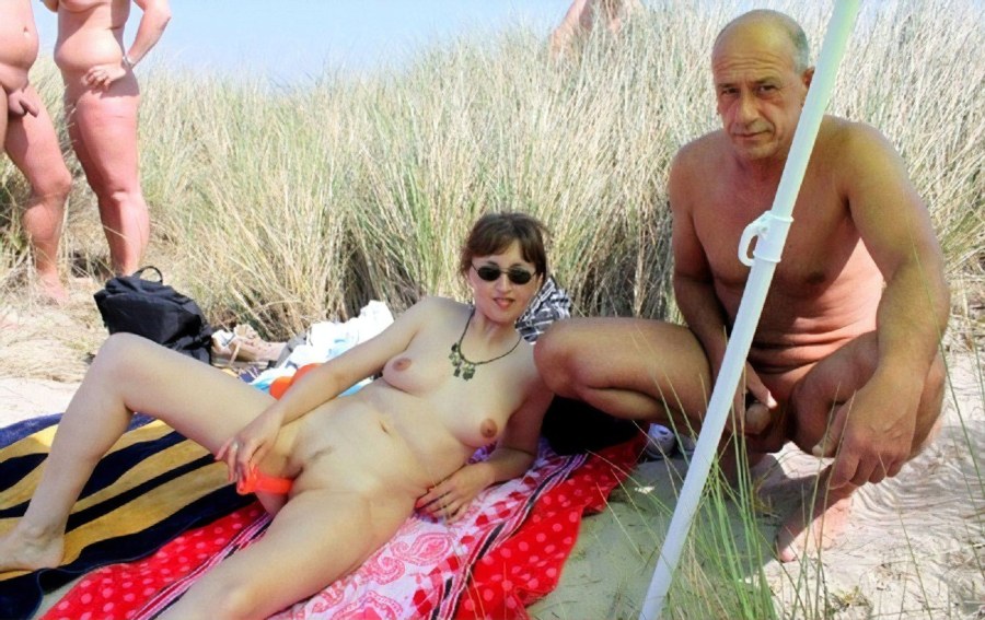 Публичная оргия на пляже