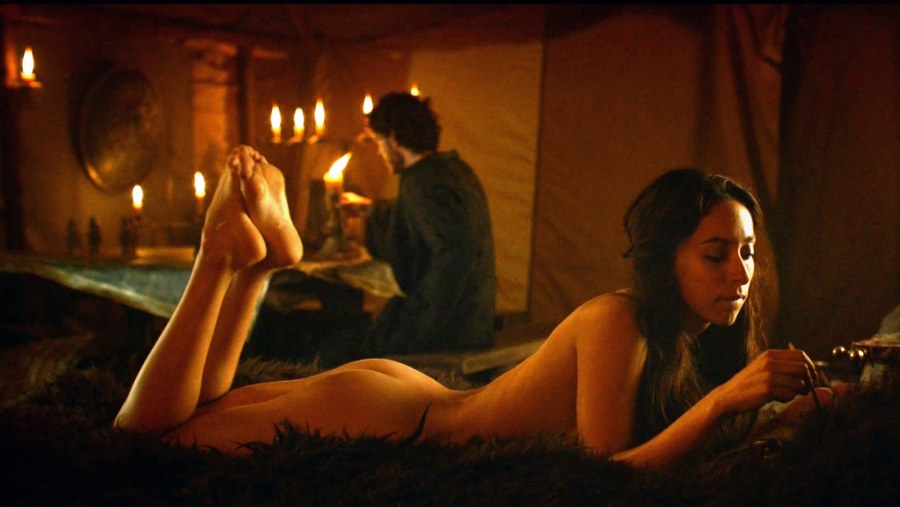 Уна Чаплин (Oona Chaplin) голая