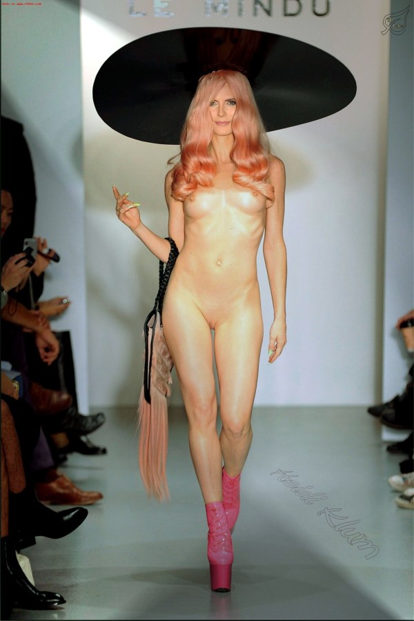 Чарли Ле Минду Charlie le naked