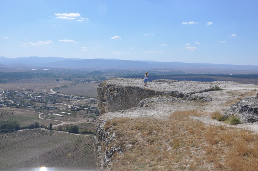 Белогорск Крым люди фотографируются