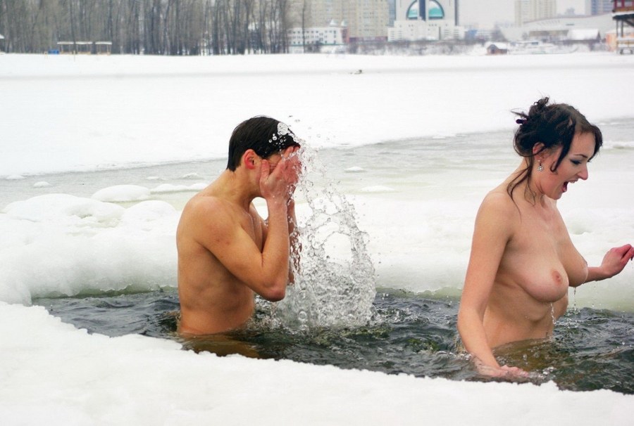 Голые купания на крещение