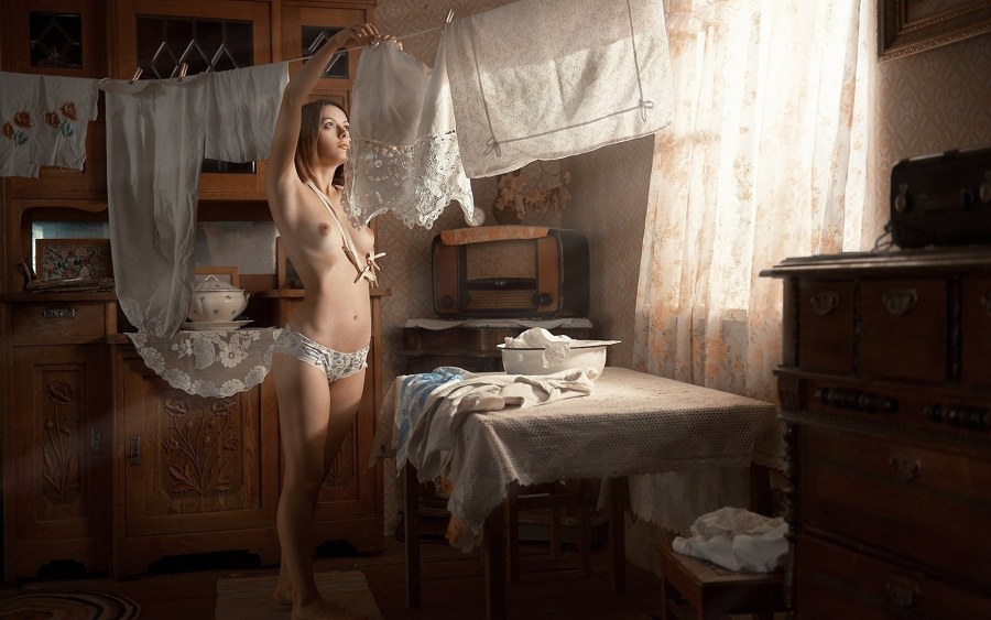 Голые красавицы на кухне