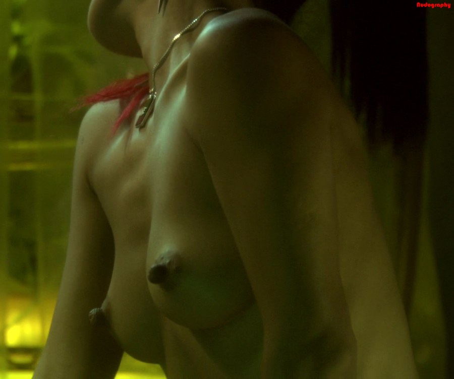 Бай Лин (bai Ling) в фильме "взаперти"