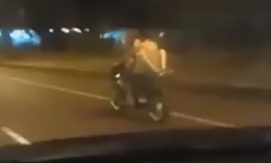 Трах на спортивном мотоцикле